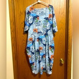 ASOS plus size women’s dress. Floral size 18. NWT